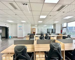 业主亏本半折急售 环球精装办公室 西区朝外看锦城湖 可自用
