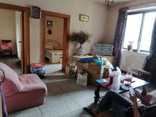 大礼堂轻轨站旁 两室一厅 带楼顶花园 价可谈