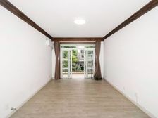 小洋房一梯两户带电梯 南北通 出门曹杨路地铁口环球港