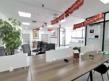 金汇大厦230平125平65急租独立空调带家具户型方正采光好