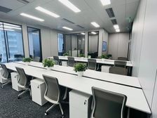 (三江口)新世界宁波塔296平 豪华装修带隔间 带全套家具