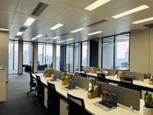 新世界宁波塔 甲级写字楼 267平 5个隔间 豪华装修带家具