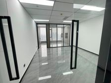 地铁口附近 鄞州公园旁 停车便利 外贸 电商公司