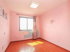 近地铁 有阁楼 满五 装修好 高楼层视野好 有钥匙