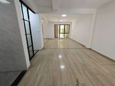 必卖,保利高端小区叠加大花园,有地下室车位赠送,看房有钥匙.