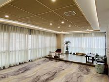 七塔寺旁 嘉汇国贸260平 东南朝向 带家具出租 独立空调