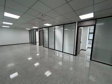 (本人房东)地铁口全新装修3隔间空调独立看鄞州公园布局合理