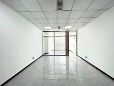 万达广场旁正朝南小面积慧和大厦新装60平一隔间电梯口独立空调