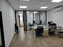 (地铁口带家具)东方商务中心50平60平150平精装带隔间