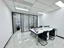 本公司房源,城南商务大厦70平全新装修,一隔间带全套家具