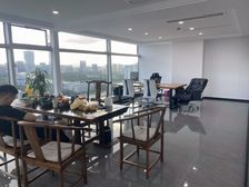 (鄞州万达商圈地铁口)南苑环球东南317平多隔间电梯口拎包入