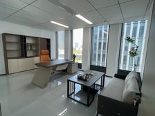 全新装修办公楼,送全新办公家具,拎包入住,万科物业
