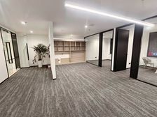 2号线鄞州大道地铁口银亿都会国际92平两个隔间