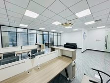 (地铁口 高层朝南)电梯口位置 带全套家具 特惠价