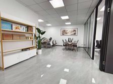 全套家具!深蓝大厦160平 双面采光停车便捷