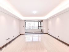 CBD 仁恒小高层四居,小高层 有车位,诚意售 客厅朝阳