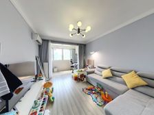 地铁口 采光足 婚房装修 双南心仪好房 拎包入住 步行西岸!