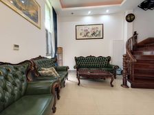 名城花园 四联排中户 前面大草坪 钱无遮挡 后有依靠