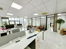 非中介(本人房东) 出租泰康大厦215平办公室 带员工位