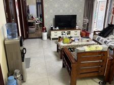 一楼带院子50平美好汇邻湾桃 小开中精装两室 集中供暖