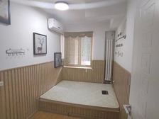 10号线潘家园站芳华苑2居室电梯房,满五年看房子方便