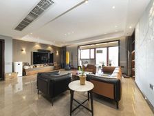 新出区政府旁弘建壹品 大平层两百万精装修保养很好 随时看房