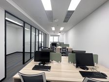 亦庄荣华主路 地铁口90一780平 标准办公楼 空调24时