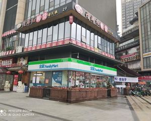 一环路转角铺,年收20万,全家超市承租,无抵押,双证齐全。
