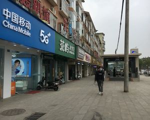 双流文星地铁口(中国移动 年租15万)12米开间 十万人流量