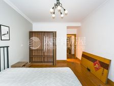 空关钥匙房!业主急售可谈,接受长期置换,已改四房小区靶心位置