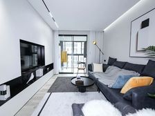 南北户型两房两厅,精装修拎包入住,带小区车位,急售