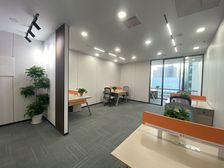 恒宇广场 实图实价 精装2间隔断 带家具 独立空调可加班户正