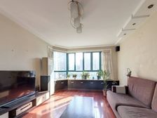 此房满五年随时可看南北错通交通便利健身房游泳池