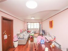 德平路4号口,中间位置,采光无遮挡,居家装修,停车方便随时看