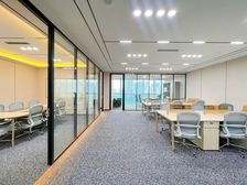 青羊宫地铁0距离丨电梯口昭示性强!3隔间24工位!采光通透视