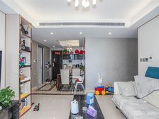 阳光城愉景湾 精装修三房 九六广场 车位就在楼下 急售