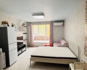 10号线潘家园站,华威西里一居室满五年,看房子方便
