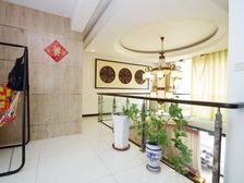 地铁六号线博兴路站文峰大卖场旁,电梯复式,客厅挑高大气