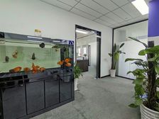 江北区万科云谷中心425平精装东朝向6隔间带全套家具拎包入驻