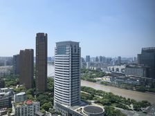 宁波新世界,临江一幢 视线俱佳,南面奉化江 全新精装未住过。