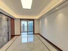 华科门口2号线旁 泛悦城 精装修 可看关山夜景 出行方便