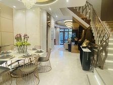 御翠园 准现房联排别墅边户型 南向花园 石材干挂外立面