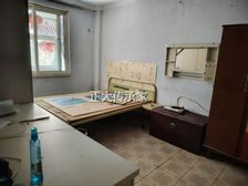 新海阳东街小区 60.23平2居 南向简装修 方便看房带院子