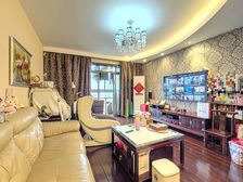 东方汇景苑中间楼层户型方正采光好一梯一户,地铁口