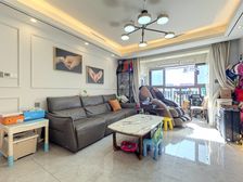 小区中间位置+高区非顶楼+前后无遮挡