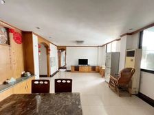 麓景路大院 送车位 包税费 急售 南向 中层 价格可谈