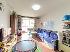 瑞海家园三区 三层三居不临街商品房 有车位 采光无遮挡 税少