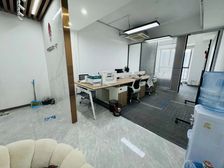 新到期了 番禺万达1加1隔间 6个卡位带办公家具 随时办公