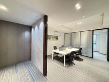 电梯口位 万博地铁口20米番禺万达广场 4到6人办公 看过来