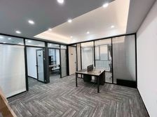 万博地铁口超值办公室 精装3个隔间 工区10人 免租期好说